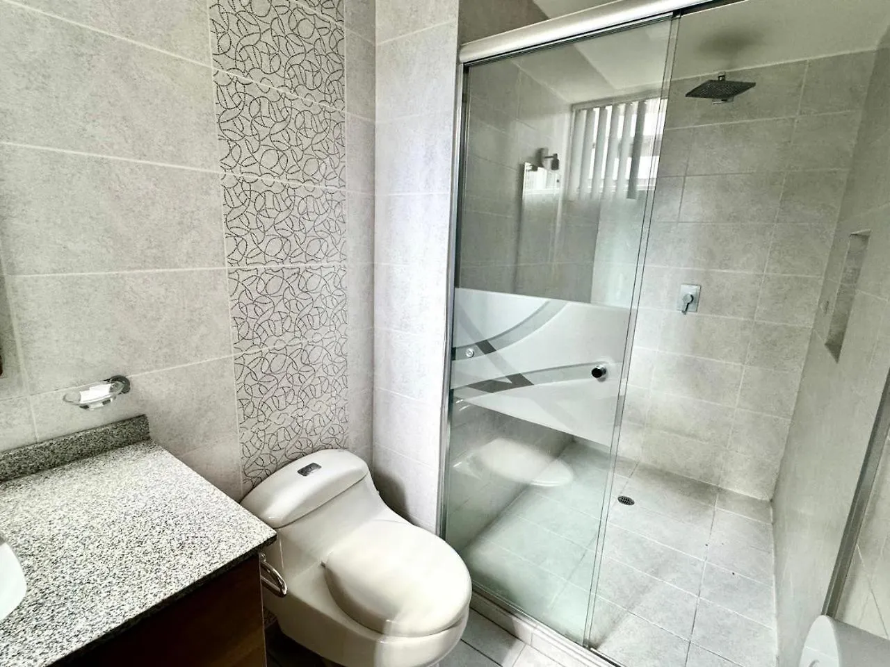 דירות קיטו Departamento Con Parqueadero En La Carolina